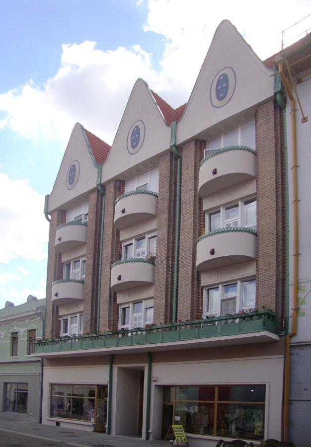 Art Nouveau Apartment Ultracentral Gran Varadino Esterno foto