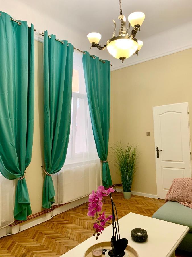 Art Nouveau Apartment Ultracentral Gran Varadino Esterno foto